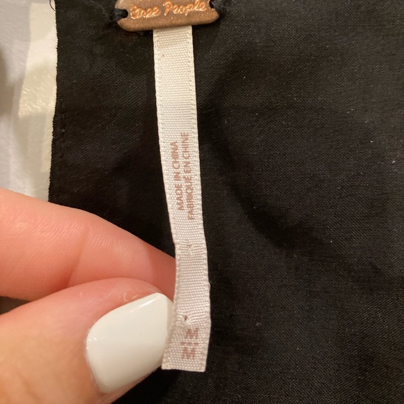 💕SOLD💖Free People Womens Medium “Two Faces” Black Floral Smocked Long Sleeve - Picture 5 of 8